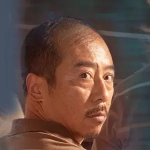 焦向栄